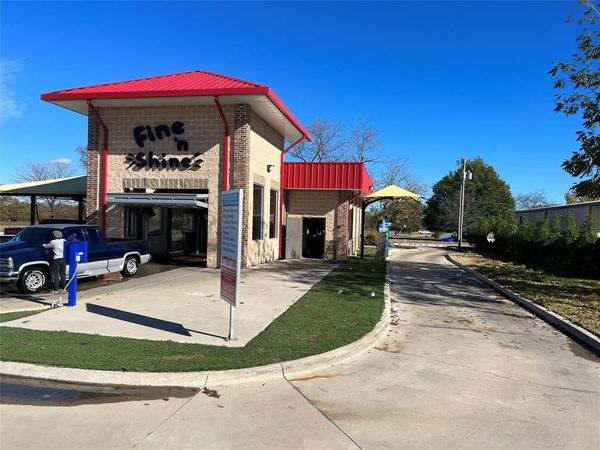 1302 N State Highway 121, Bonham, TX 75418