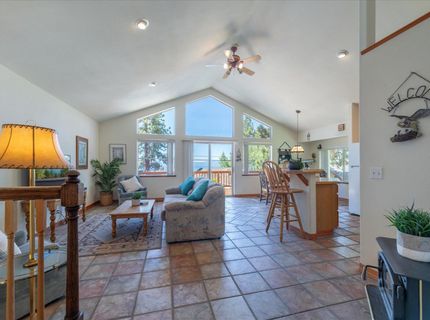 8749 Brockway Vista Avenue , Kings Beach, CA 96143 Photo