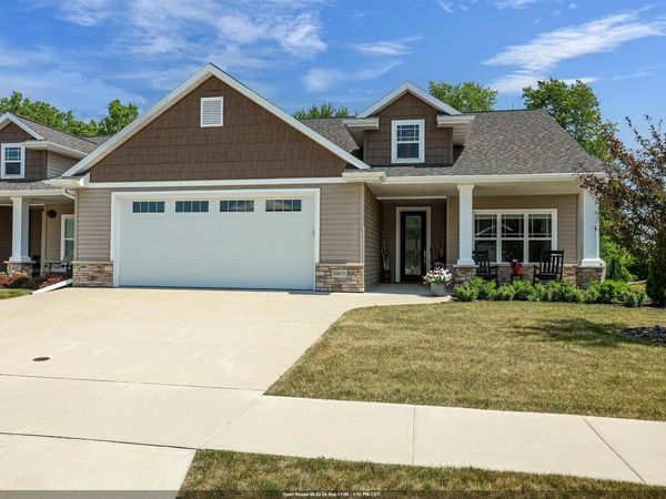 N9072 SOUTHTOWNE DRIVE, Menasha, WI 54952