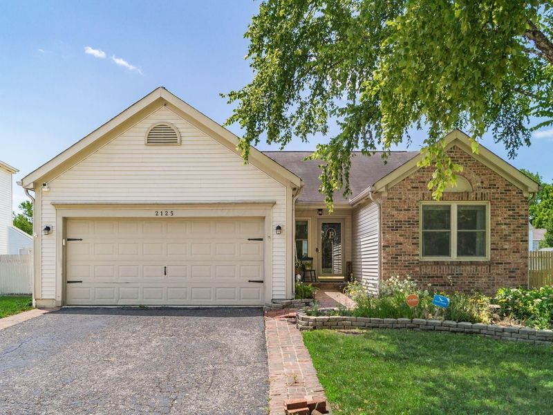 2125 Kingsglen Drive, Grove City, OH 43123 Photo 2