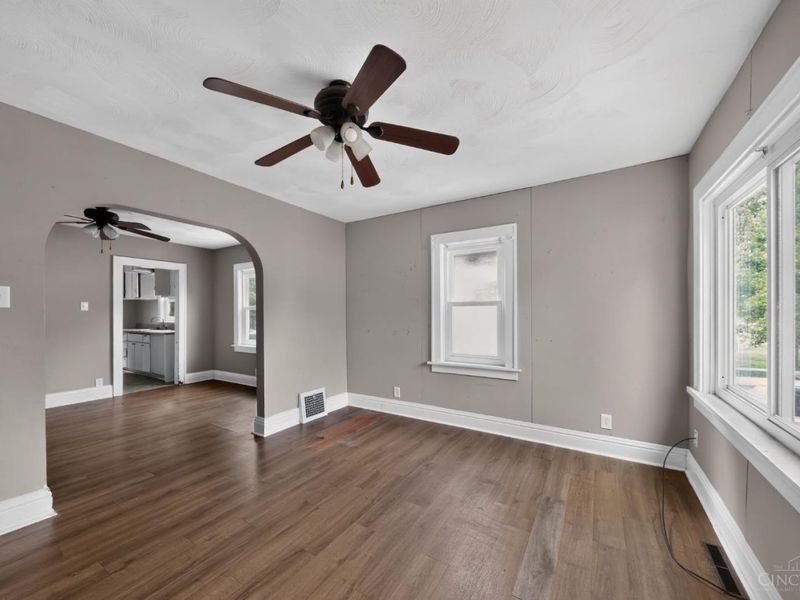6915 Kleindale Avenue, North College Hill, OH 45231 Photo 5