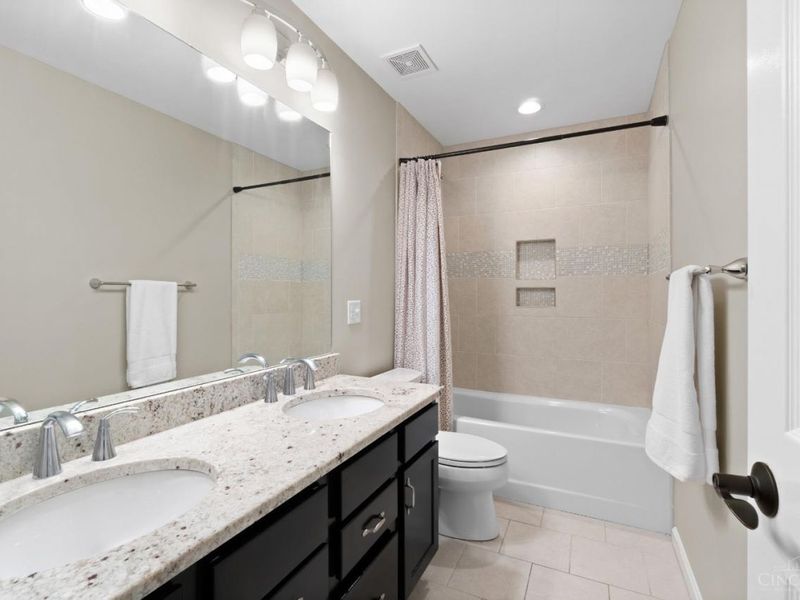 8410 Greenleaf Drive, Anderson Twp, OH 45255 Photo 17