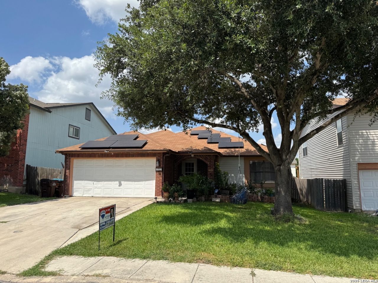 8051 Chestnut Barr Dr, Converse, TX 78109 Main Photo