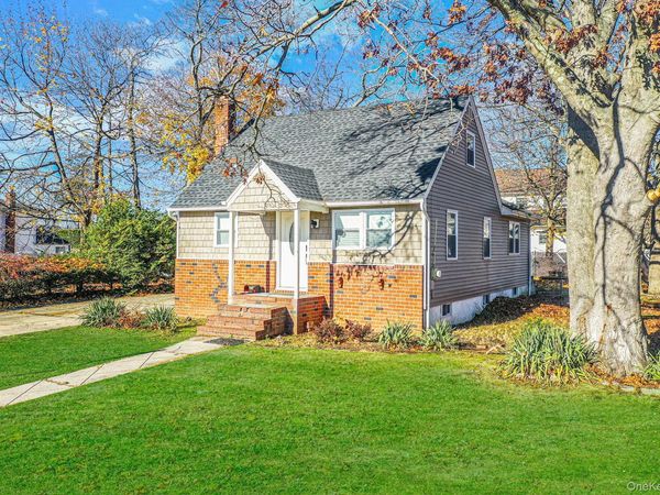 1316 6th Street , West Babylon, NY 11704