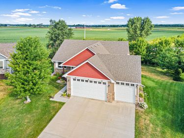 914 Prestwick Drive, Belle Plaine, MN 56011
