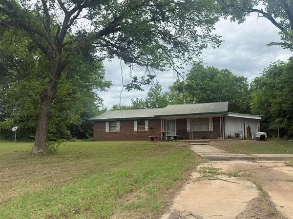 306 W Jerry Lane, Maud, OK 74854