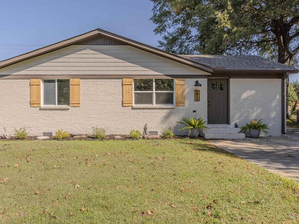1811 Magnolia Lane , Paragould, AR 72450