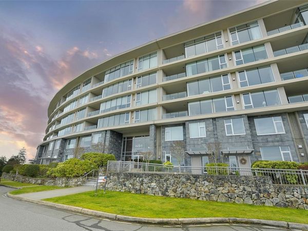 5332 Sayward Hill Cres, Unit #307, Saanich, BC V8Y 3H8