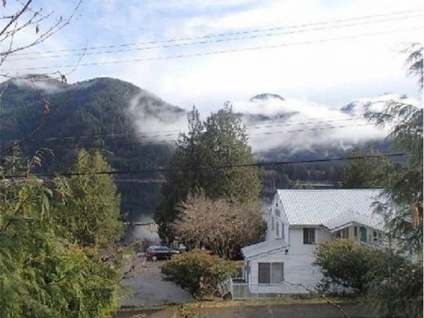 948 Maquinna Dr S, Tahsis, BC V0P 1X0