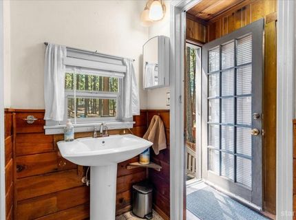 3678 Willow Avenue, South Lake Tahoe, CA 96150 Photo