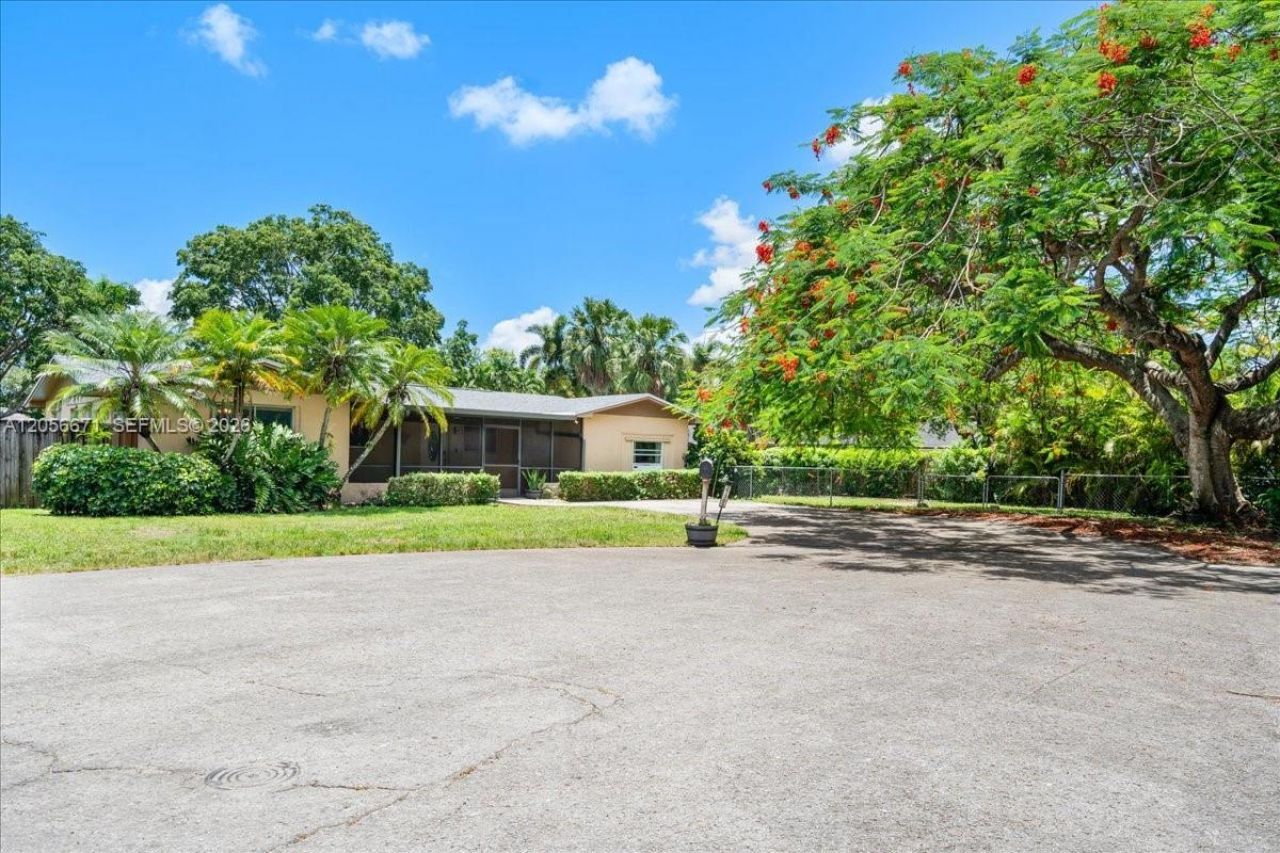 27305 SW 162nd Ct, Homestead, FL 33031 Photo