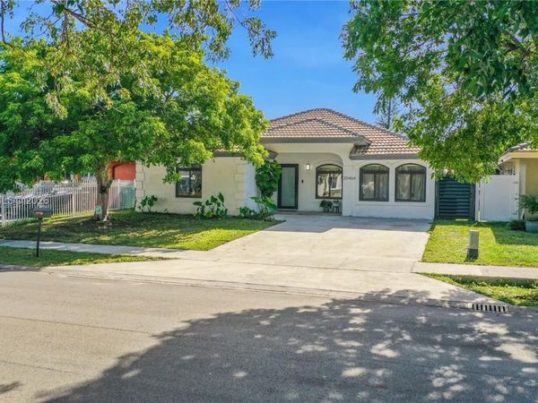 20464 NW 19th Ave , Miami Gardens, FL 33056