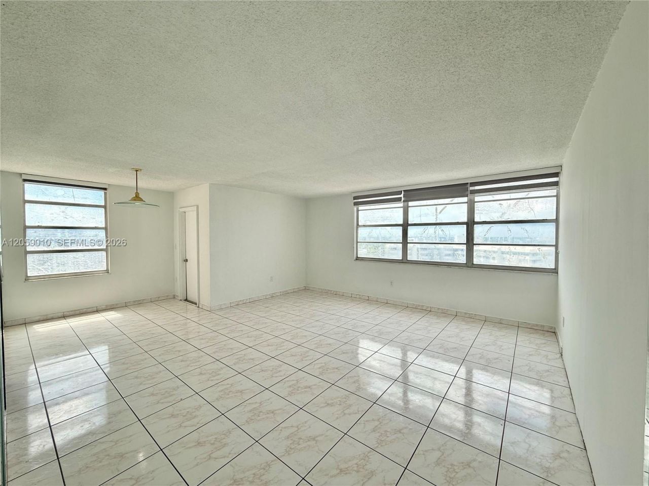 1351 NE Miami Gardens Dr, Unit 1215E, Miami, FL 33179 Photo
