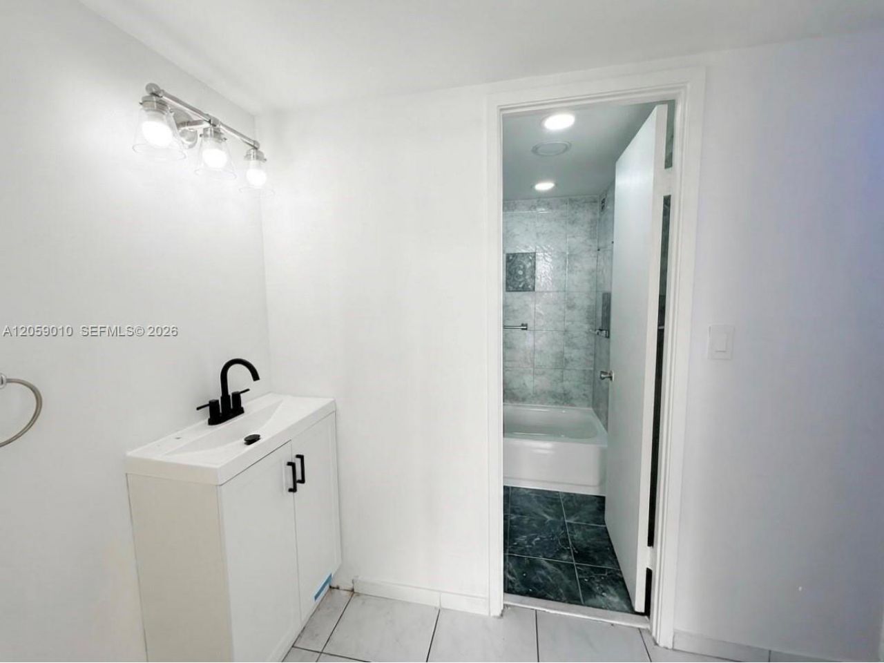 1351 NE Miami Gardens Dr, Unit 1215E, Miami, FL 33179 Photo