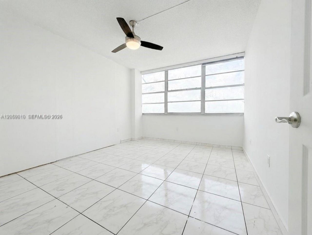 1351 NE Miami Gardens Dr, Unit 1215E, Miami, FL 33179 Photo