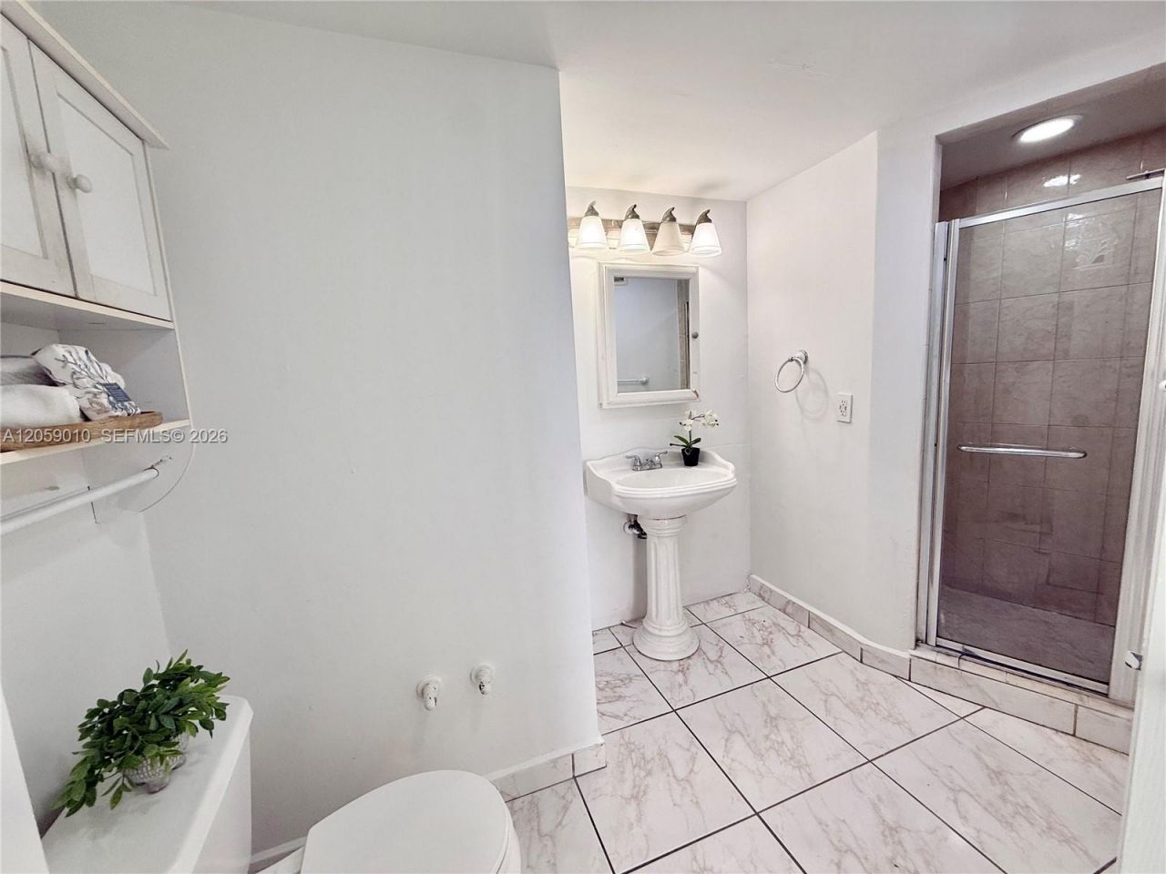 1351 NE Miami Gardens Dr, Unit 1215E, Miami, FL 33179 Photo