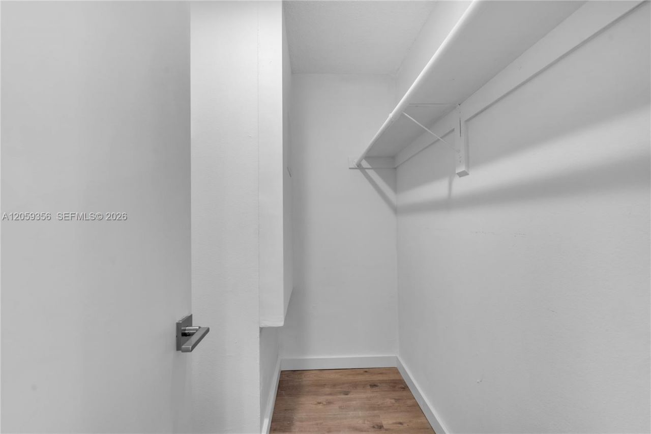 9320 Fontainebleau Blvd, Unit 214, Miami, FL 33172 Photo