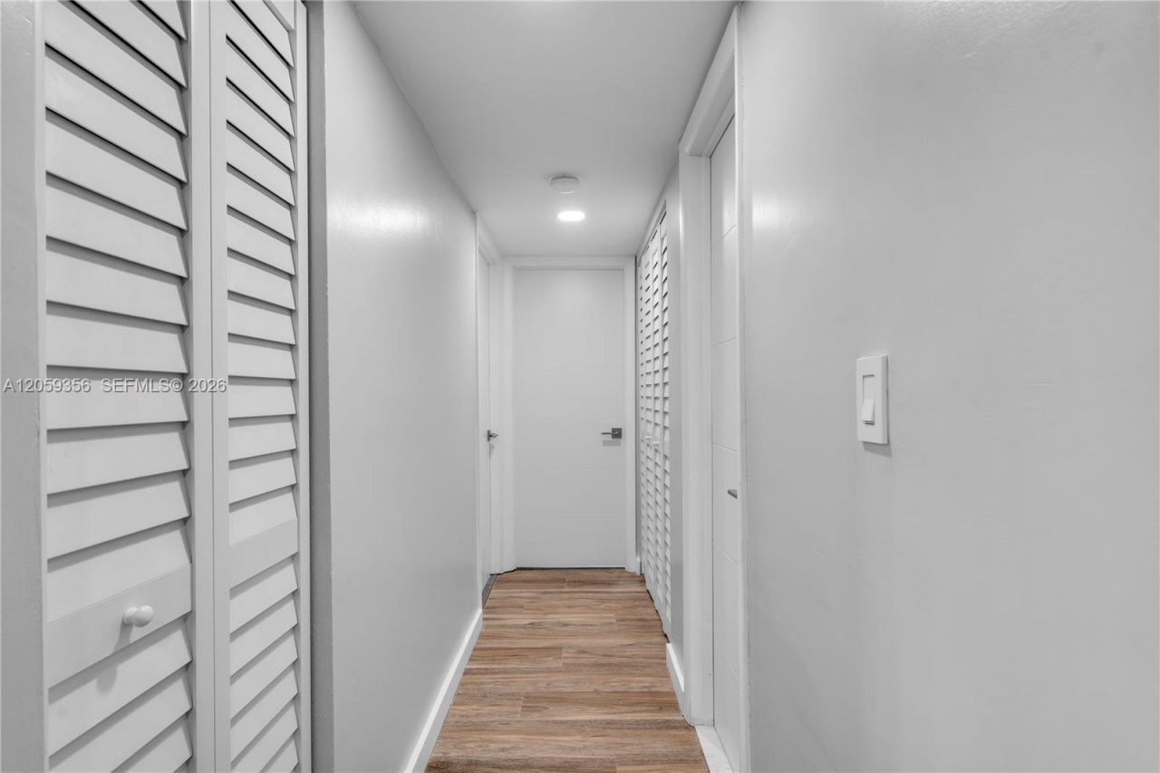 9320 Fontainebleau Blvd, Unit 214, Miami, FL 33172 Photo