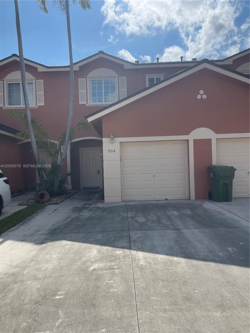 904 NW 100th Ave, Pembroke Pines, FL 33024 Photo