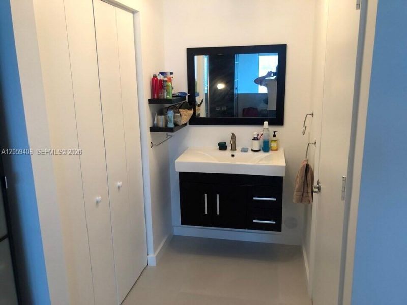 690 SW 1st Ct, Unit 1220, Miami, FL 33130 Photo