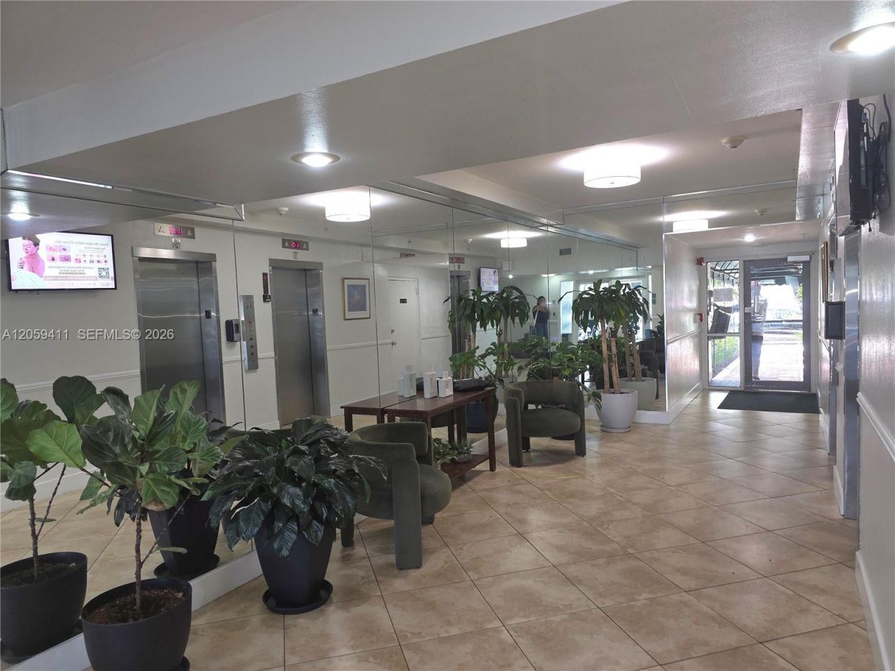 2350 NE 135th St, Unit 602, North Miami, FL 33181 Photo