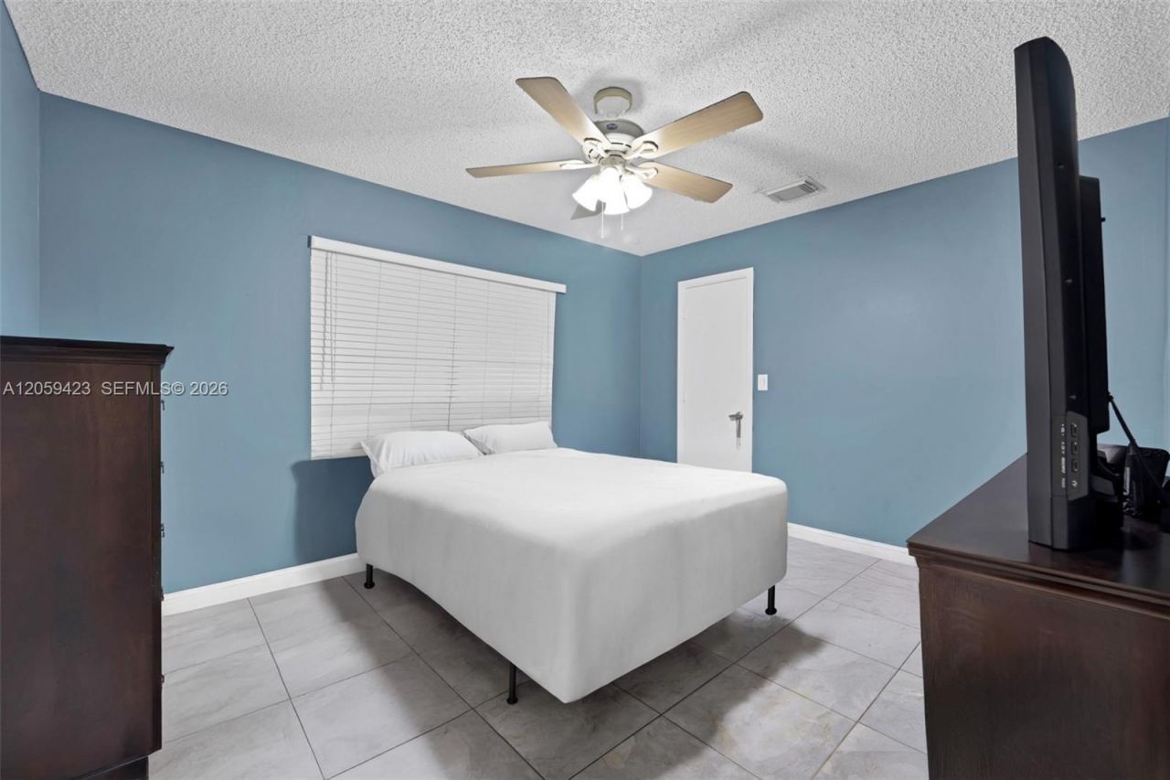 8622 NW 49th Dr, Coral Springs, FL 33067 Photo