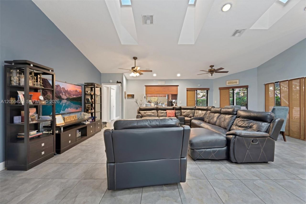 8622 NW 49th Dr, Coral Springs, FL 33067 Photo