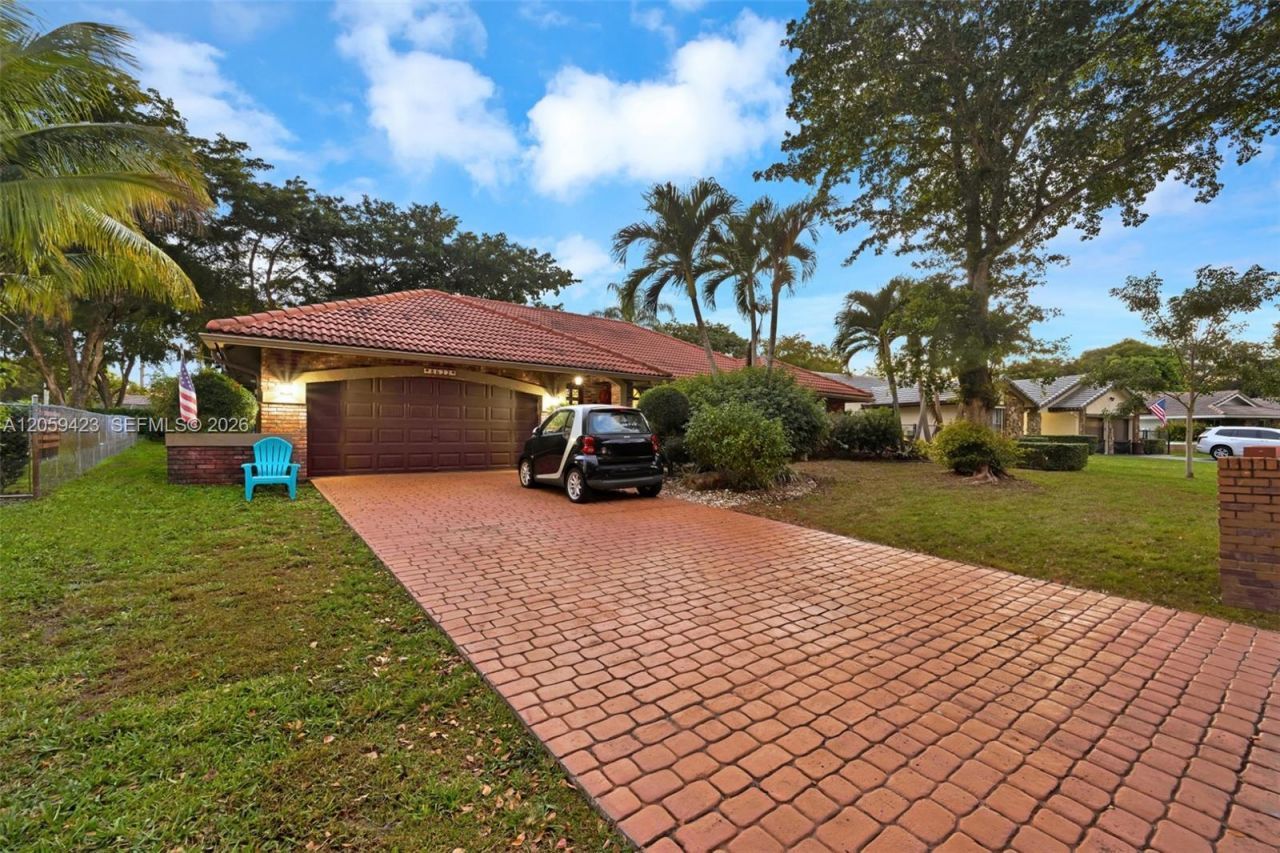 8622 NW 49th Dr, Coral Springs, FL 33067 Photo