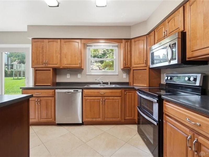 6810 Casa Grande Court, Huber Heights, OH 45424 Photo 16