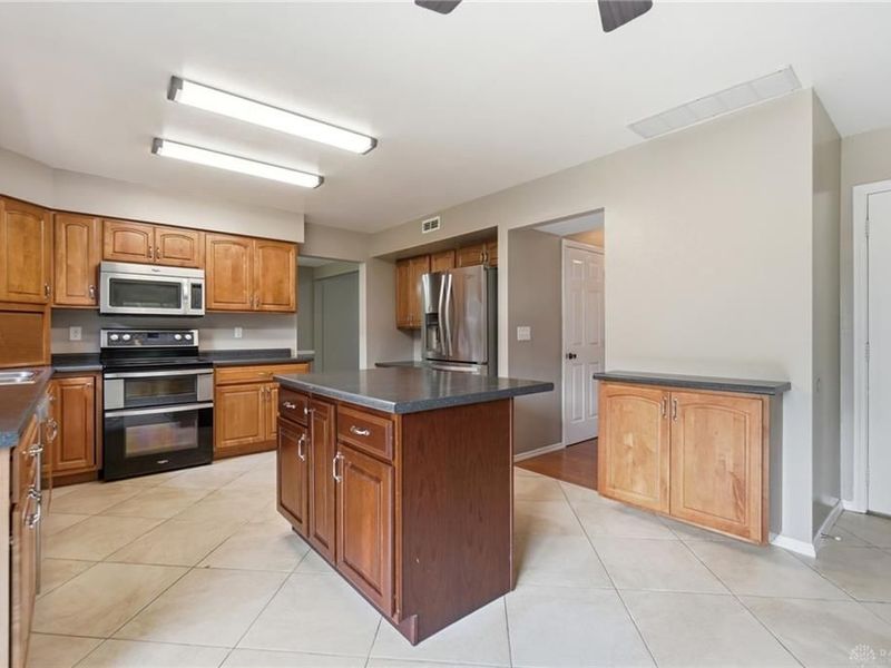 6810 Casa Grande Court, Huber Heights, OH 45424 Photo 17