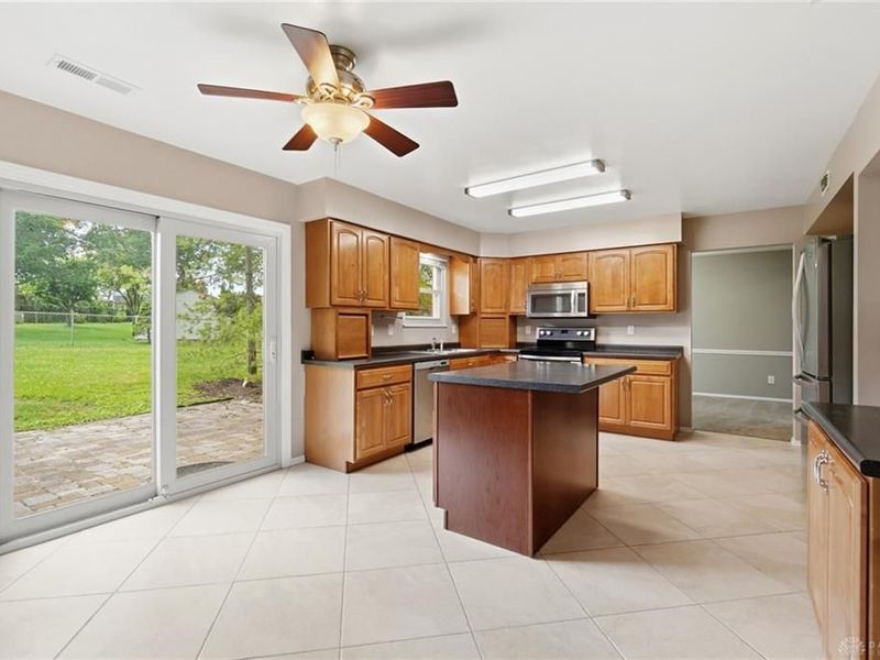 6810 Casa Grande Court, Huber Heights, OH 45424 Photo 18