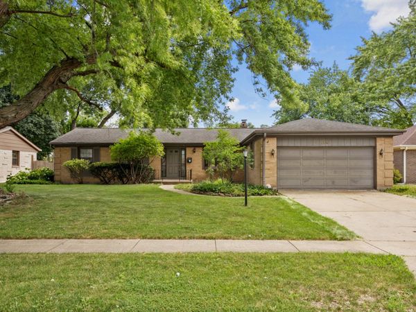 1441 Maple Lane , Elgin, IL 60123