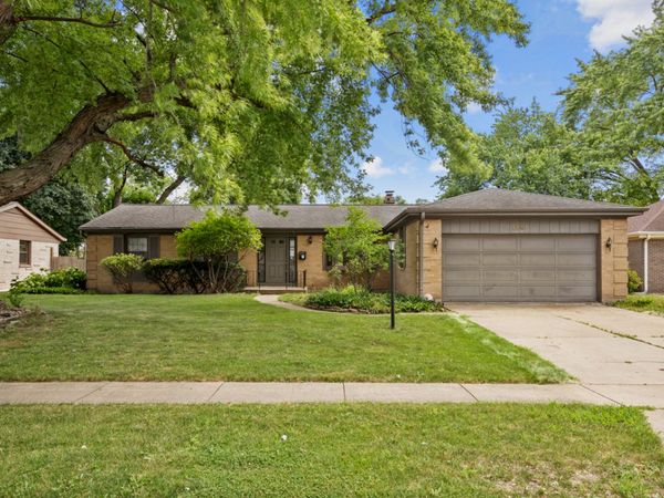 1441 Maple Lane , Elgin, IL 60123