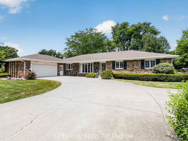 655 West End Drive , Manteno, IL 60950