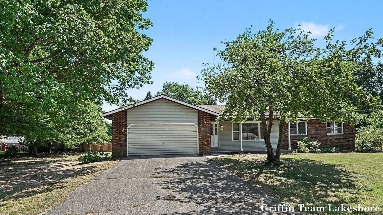 1718 Columbus Street, Holland, MI 49424 Main Photo