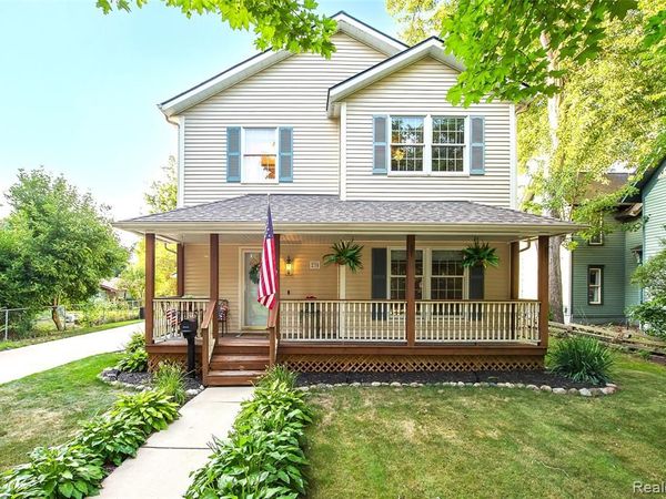 230 W Lake Street , South Lyon, MI 48178