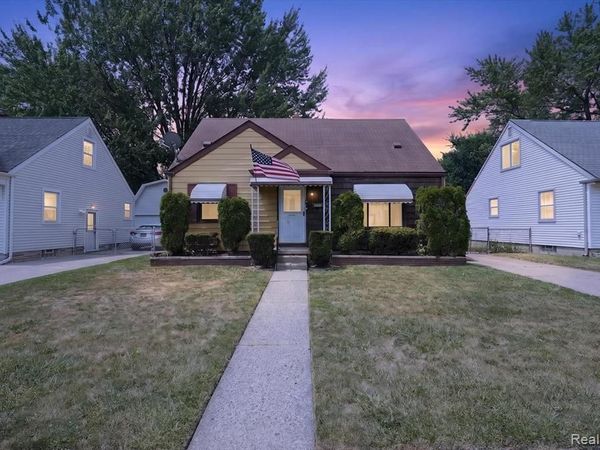 25199 Cole Street, Roseville, MI 48066