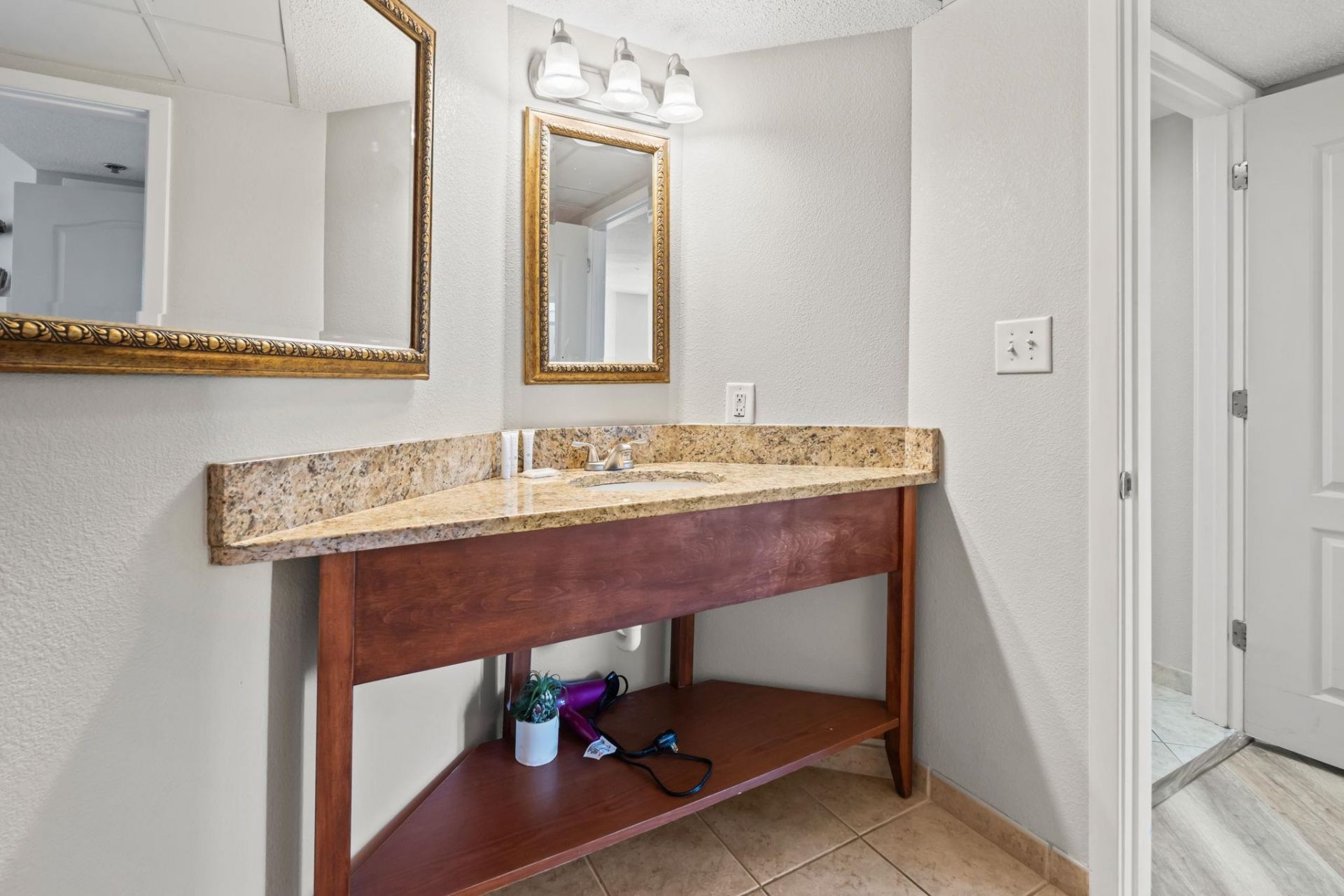 2504 N Ocean Blvd.  Photo 8