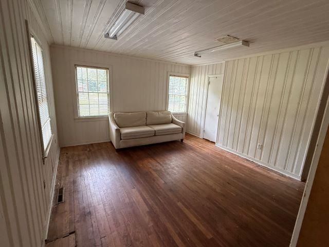605 N Fraser St. Photo 4