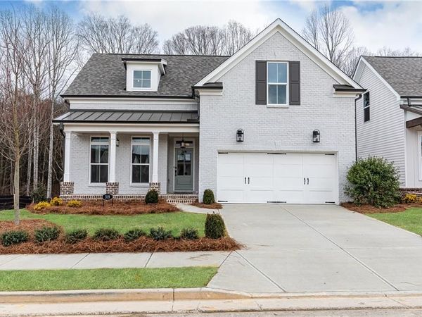 879 Eastman Court, Hoschton, GA 30548