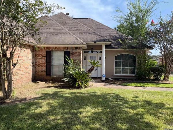1458 Basswood Dr, Denham Springs, LA 70726