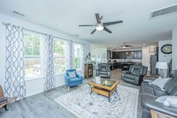 1414 Hermitage Lane photo 4