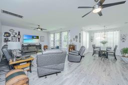 1414 Hermitage Lane photo 4