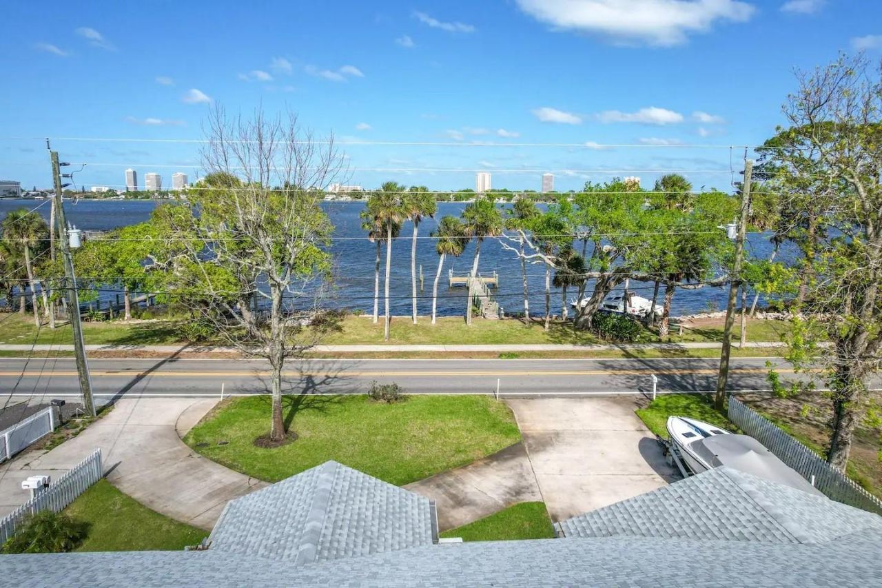 1426 Riverside Drive , Daytona Beach, FL 32117 Photo