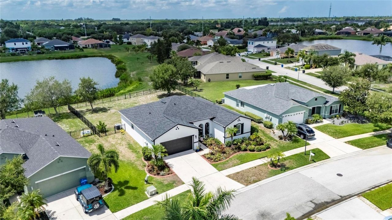 203 Star Shell Drive , Apollo Beach, FL 33572 Photo