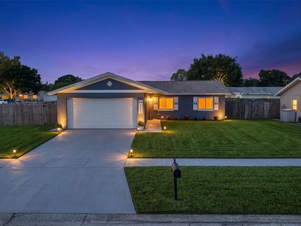 8153 CANDLEWOODE DRIVE , LARGO, FL 33773