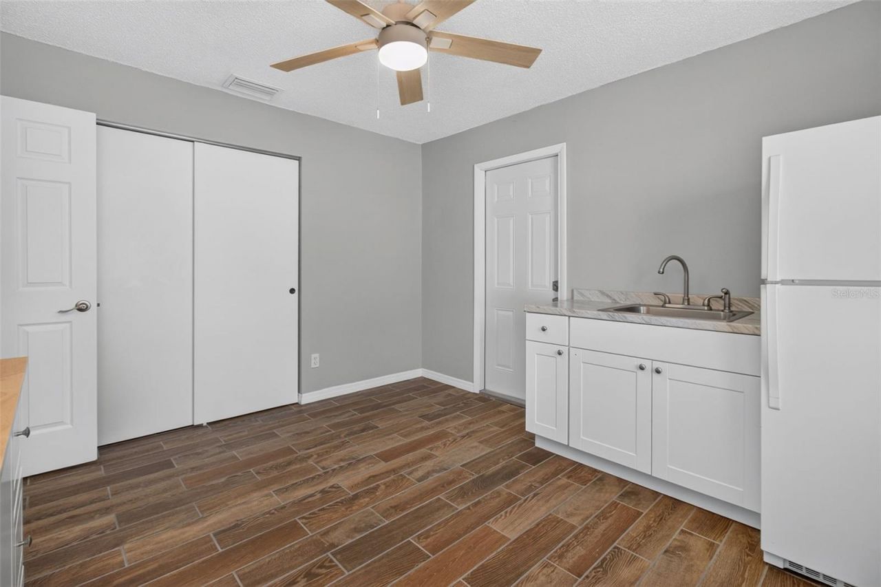8153 Candlewoode Drive, Largo, FL 33773 Photo