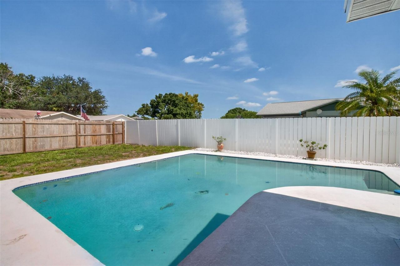 8153 Candlewoode Drive, Largo, FL 33773 Photo