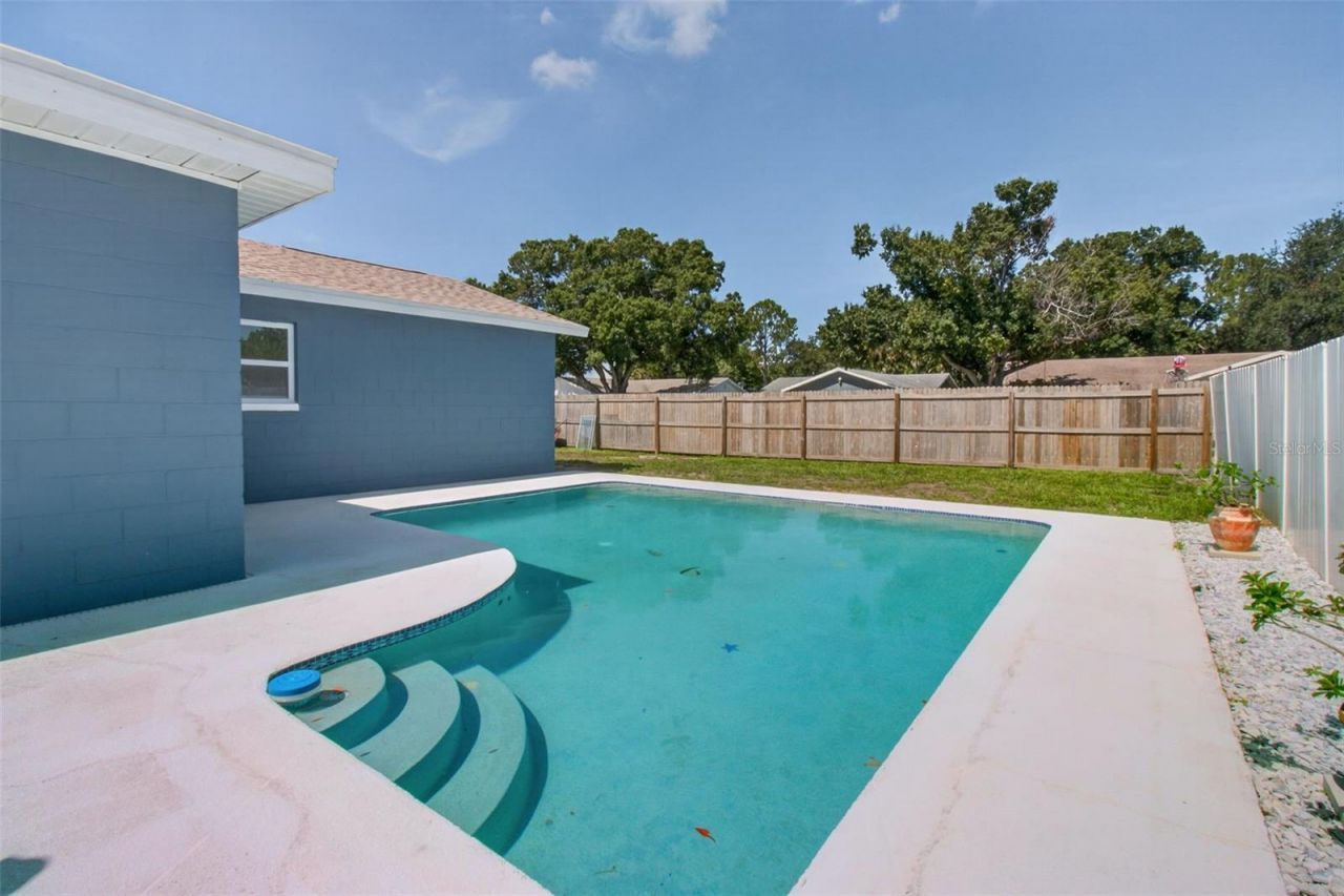 8153 Candlewoode Drive, Largo, FL 33773 Photo