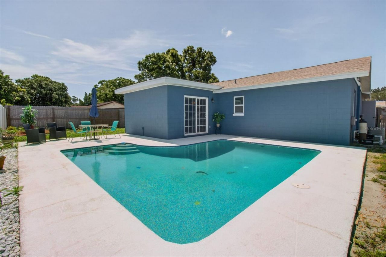 8153 Candlewoode Drive, Largo, FL 33773 Photo